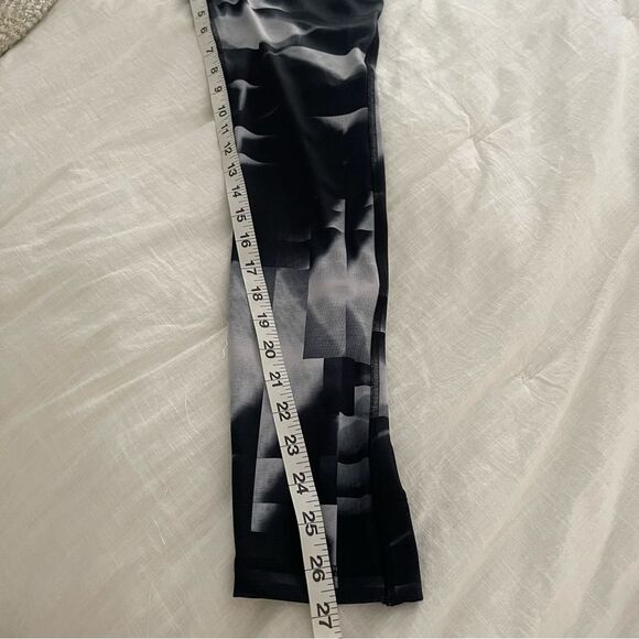 Reebok Lux Studio Women’s XS Black White Bold 2.0 Leggings High Rise - Picture 8 of 8